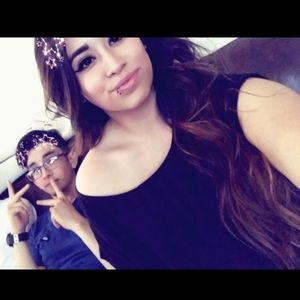 Meet your Posher, Cynthia